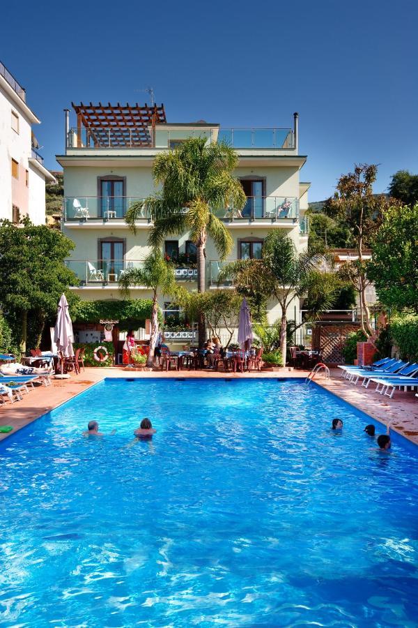 Sorrento Comfort House Con Piscina Екстериор снимка